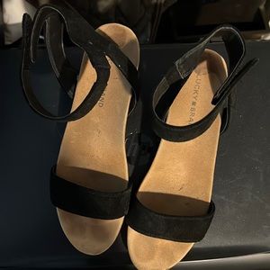 Lucky Brand wedge